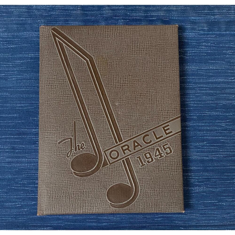 1945 Kern County Union High School Bakersfield Yearbook The Oracle California